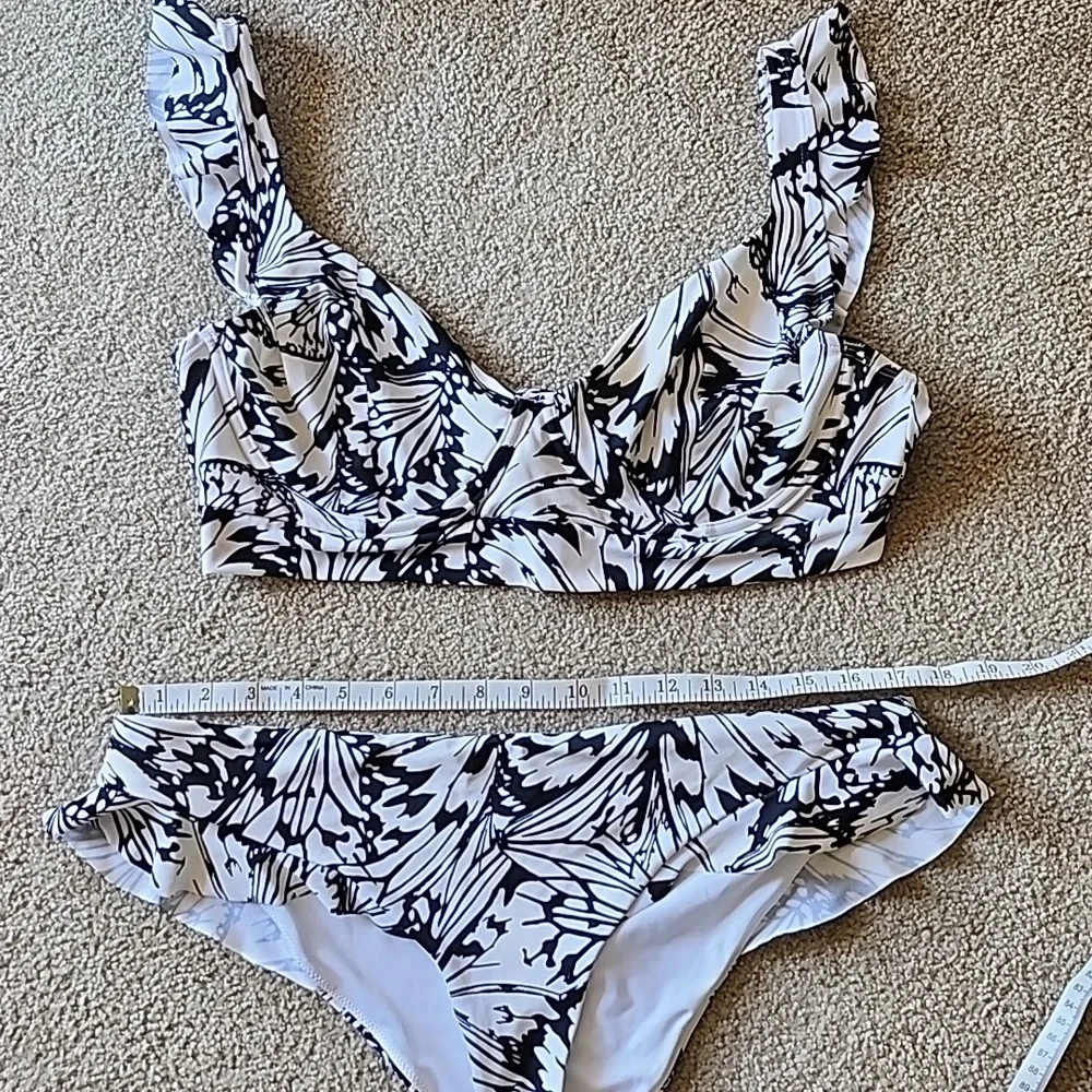 Floral Ruffled Bikini - Picture 7 of 8